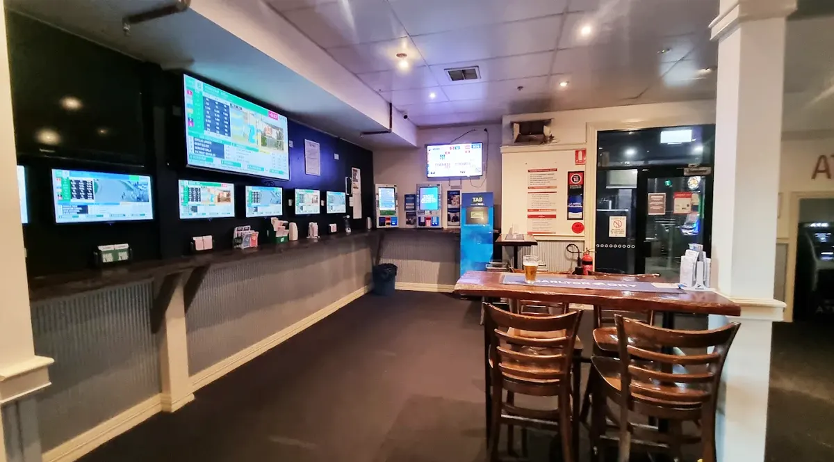 victoria hotel home hero2